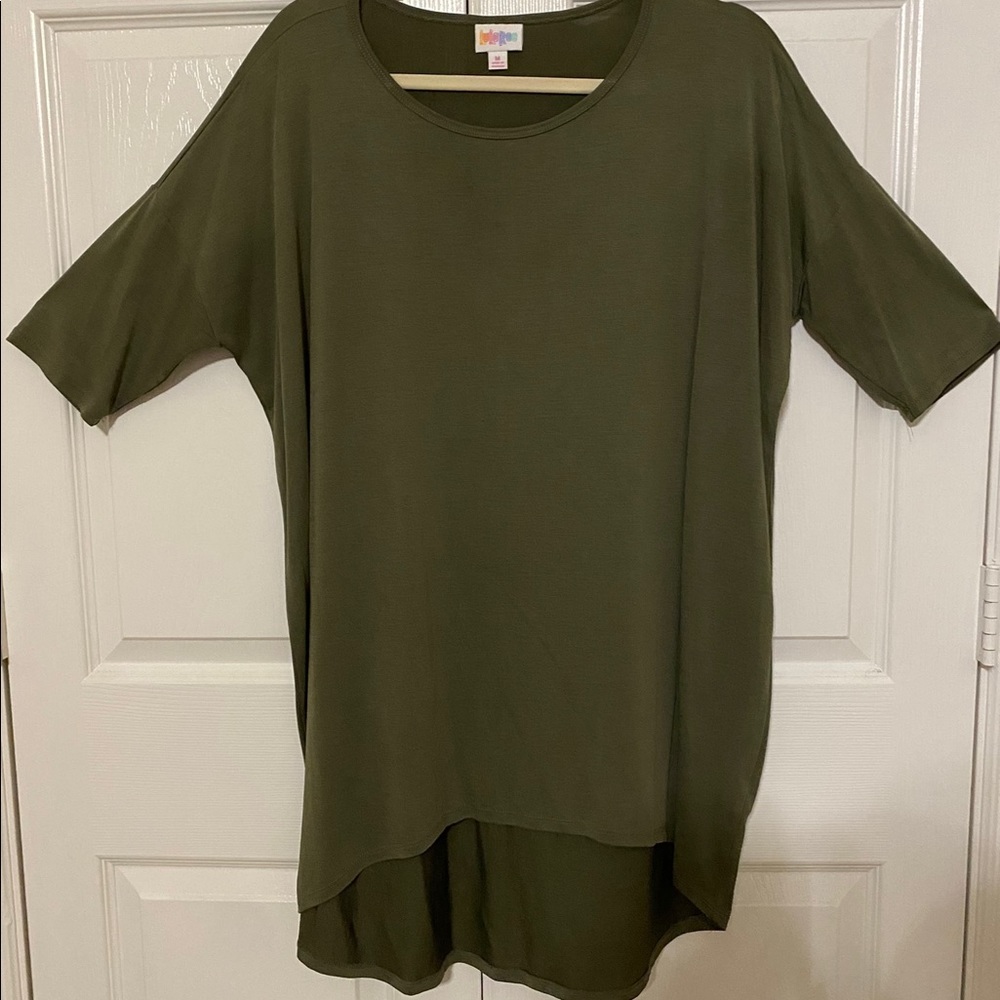 LuLaRoe Irma top
size Medium 
Like new 
Pet free and smoke free home